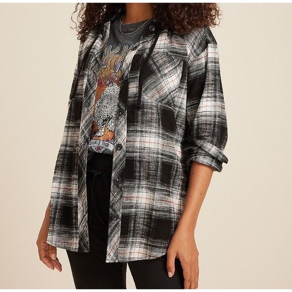 New Maurice’s Cabin Plaid Boyfriend Hooded Button Down Shirt Black Women’s Small - Picture 1 of 9